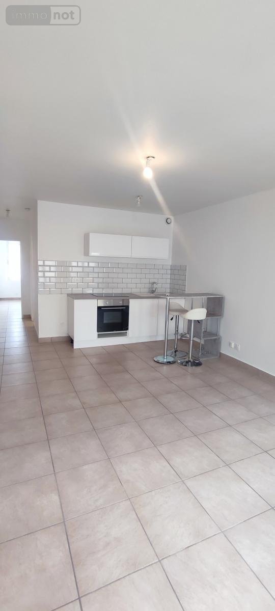 Location appartement Châlons-en-Champagne 51000 Marne 44 m2  680 euros