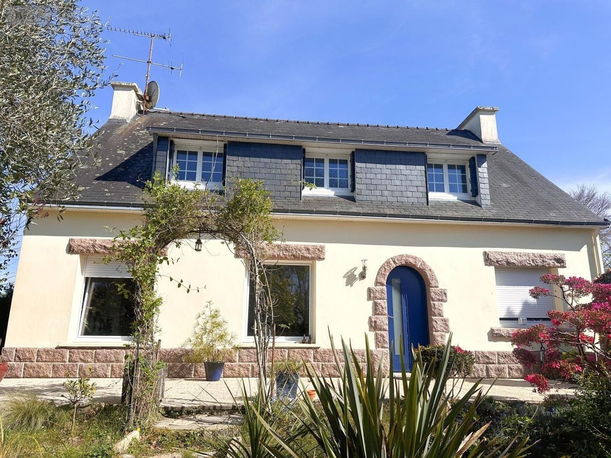 Maison a vendre Plomelin 29700 Finistère 142 m2 8 pièces 332832 euros