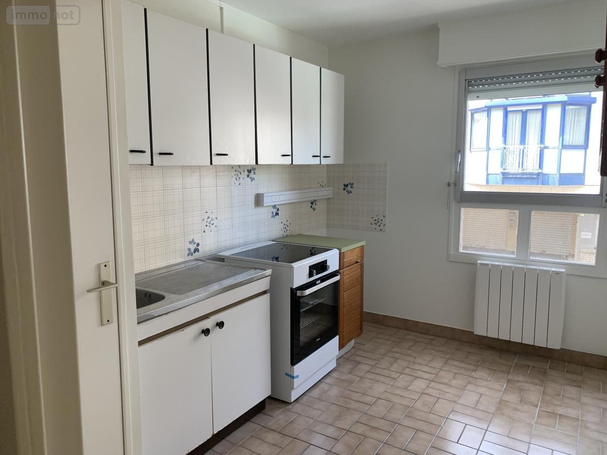 Location appartement Arras 62000 Pas-de-Calais 37 m2  410 euros