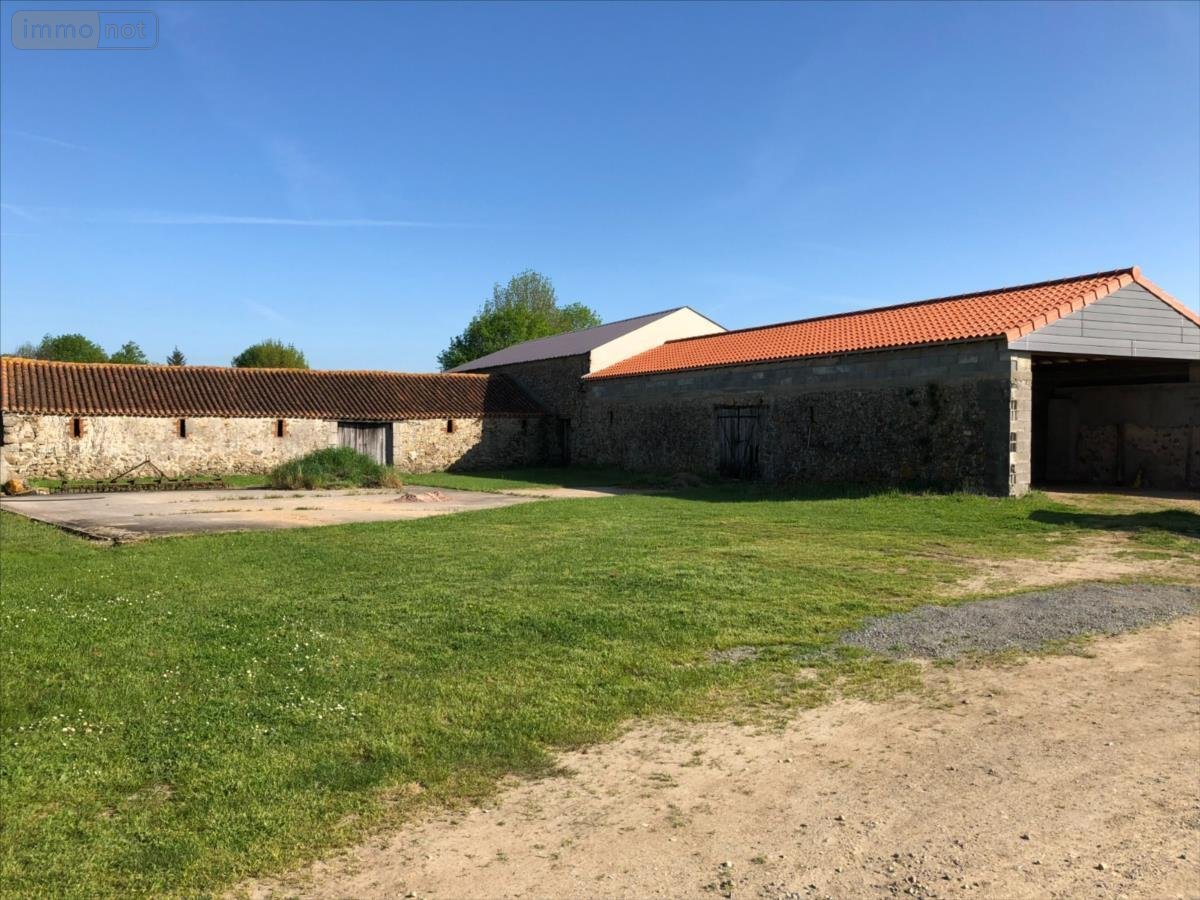 Maison à Vendre Chez Les Notaires à Nueil Les aubiers Maison à vendre Nueil-les-Aubiers 79250 Deux-Sèvres - 4 pièces 250 m2 à  87000 euros
