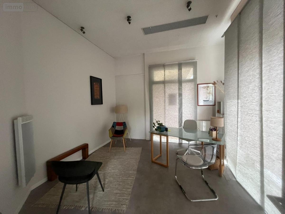 Location fonds et murs commerciaux Le Rheu 35650 Ille-et-Vilaine 40 m2  701 euros