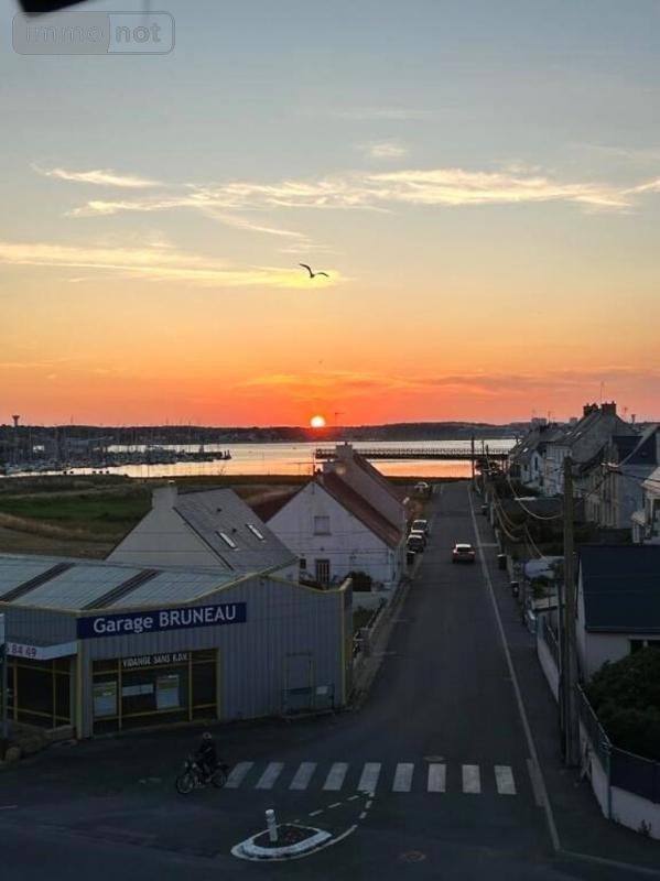 Garage et parking a vendre Port-Louis 56290 Morbihan 367 m2  317200 euros