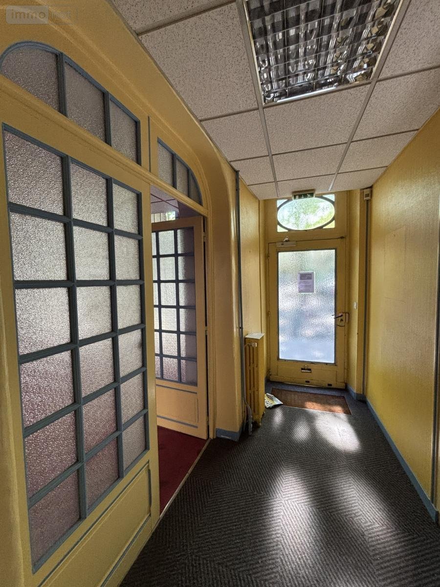Location fonds et murs commerciaux Laval 53000 Mayenne 70 m2  850 euros