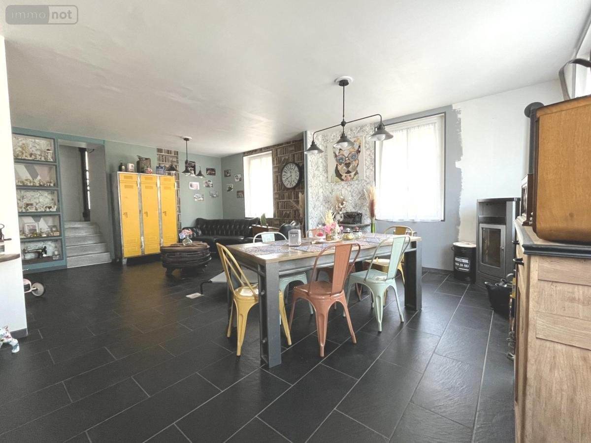 Maison a vendre Lavaré 72390 Sarthe 137 m2 6 pièces 182700 euros