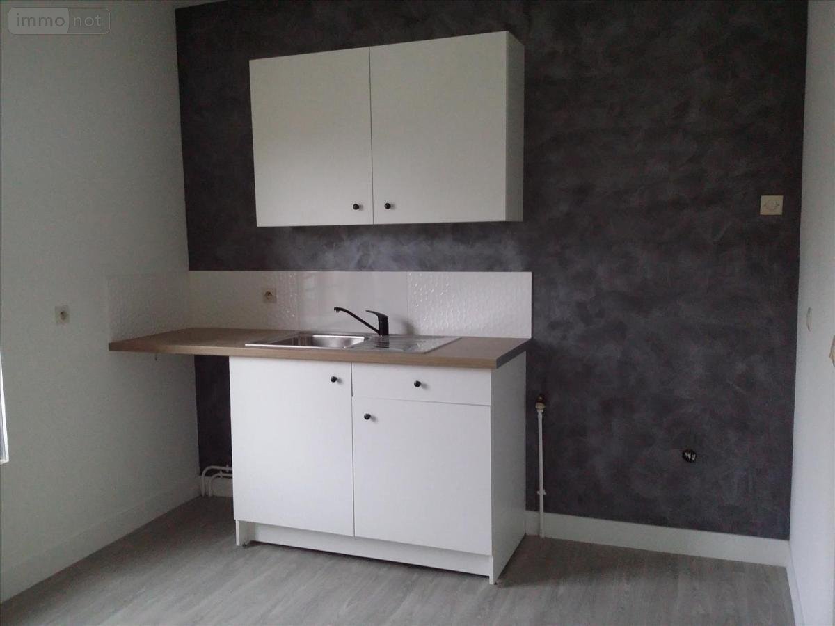 Location appartement Livarot-Pays-d'Auge 14140 Calvados 84 m2  587 euros