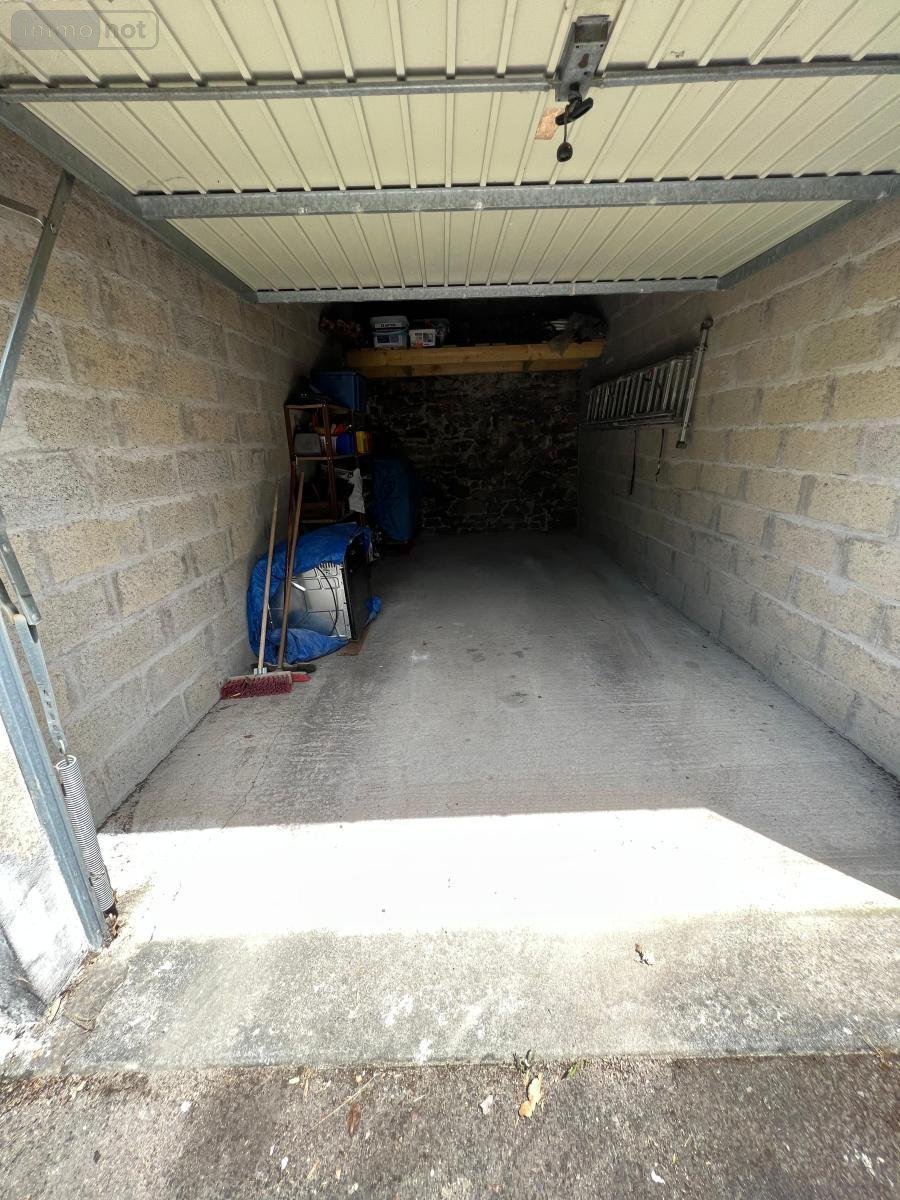 Garage et parking a vendre Hennebont 56700 Morbihan 19 m2  26600 euros