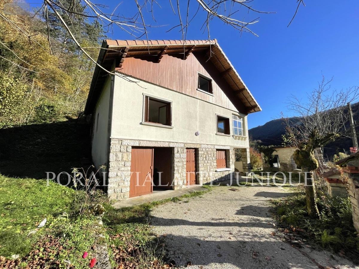 Maison a vendre Saint-Rambert-en-Bugey 01230 Ain 137 m2 7 pièces 160000 euros