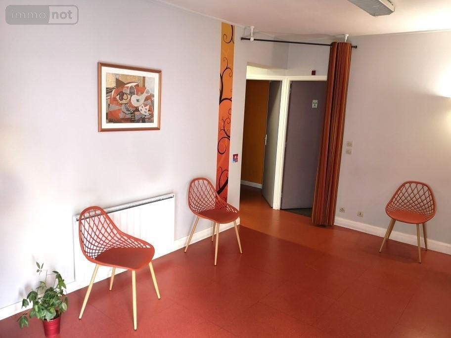 Fonds et murs commerciaux a vendre Laval 53000 Mayenne 85 m2  124950 euros