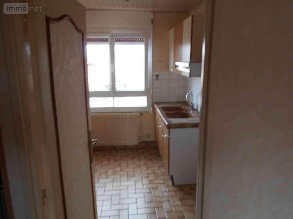 Location appartement Châlons-en-Champagne 51000 Marne 63 m2 4 pièces 540 euros