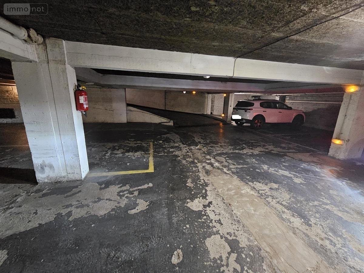 Garage et parking a vendre Lille 59000 Nord 25 m2  39500 euros