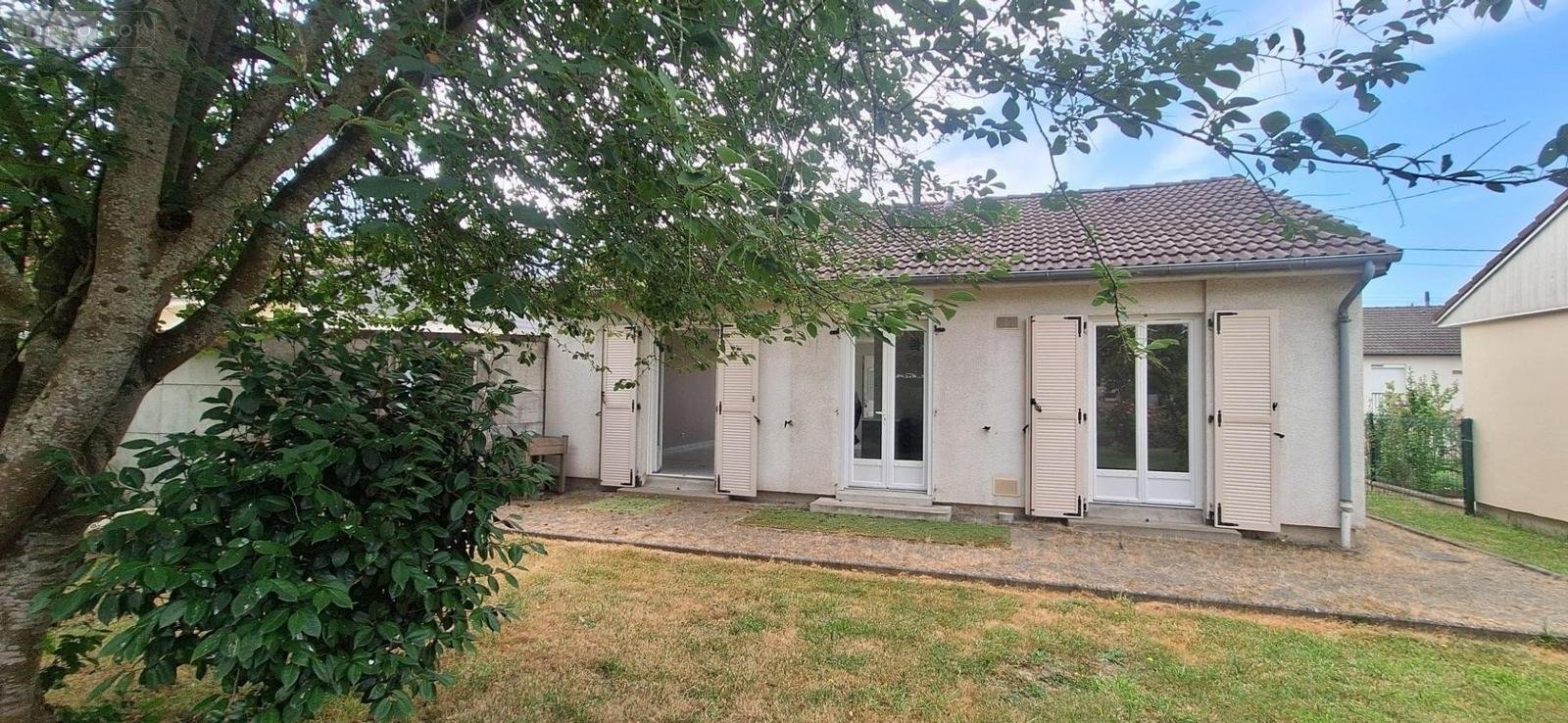 Maison a vendre Sargé-lès-le-Mans 72190 Sarthe 74 m2 3 pièces 167200 euros