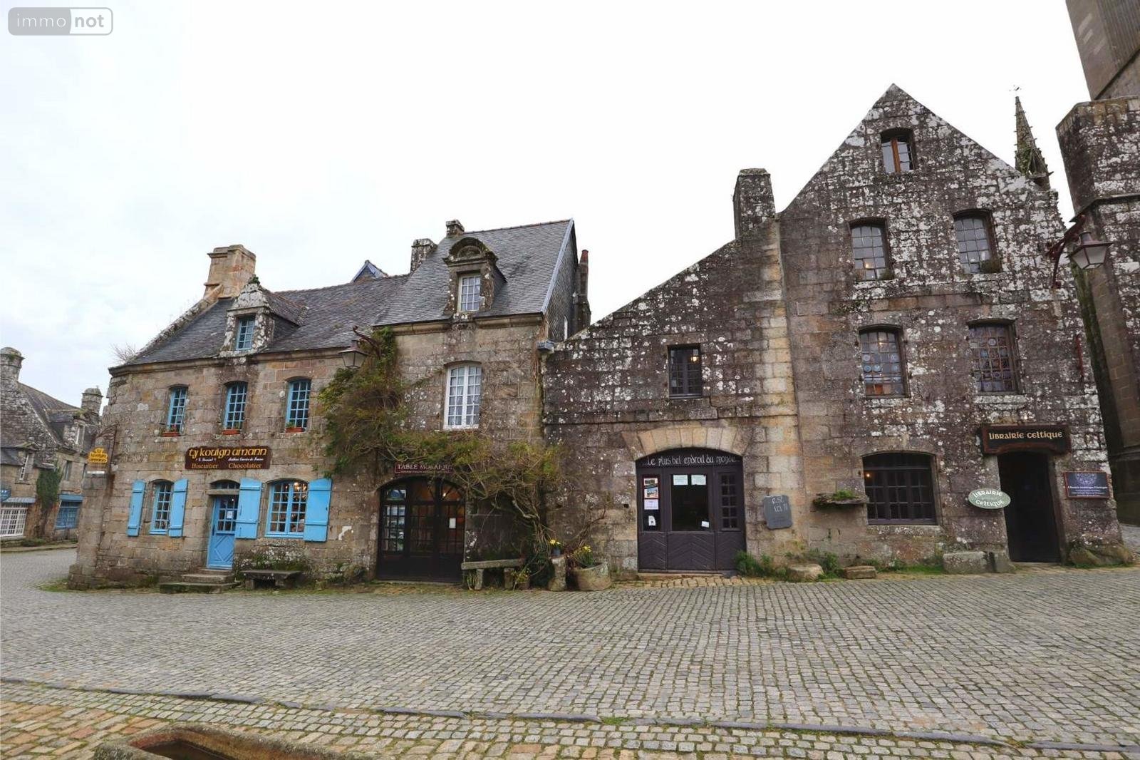 Immeuble a vendre Locronan 29180 Finistère 150 m2  401300 euros