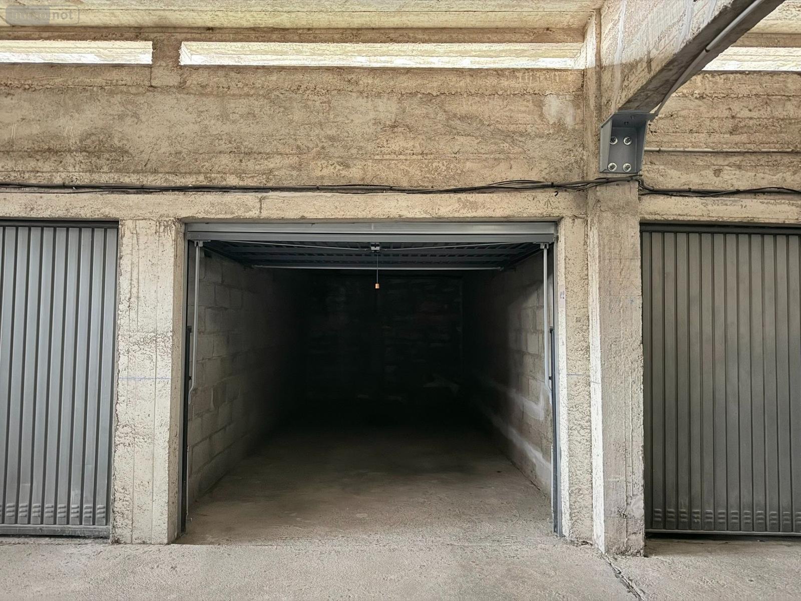 Garage et parking a vendre Rennes 35000 Ille-et-Vilaine 18 m2  26500 euros
