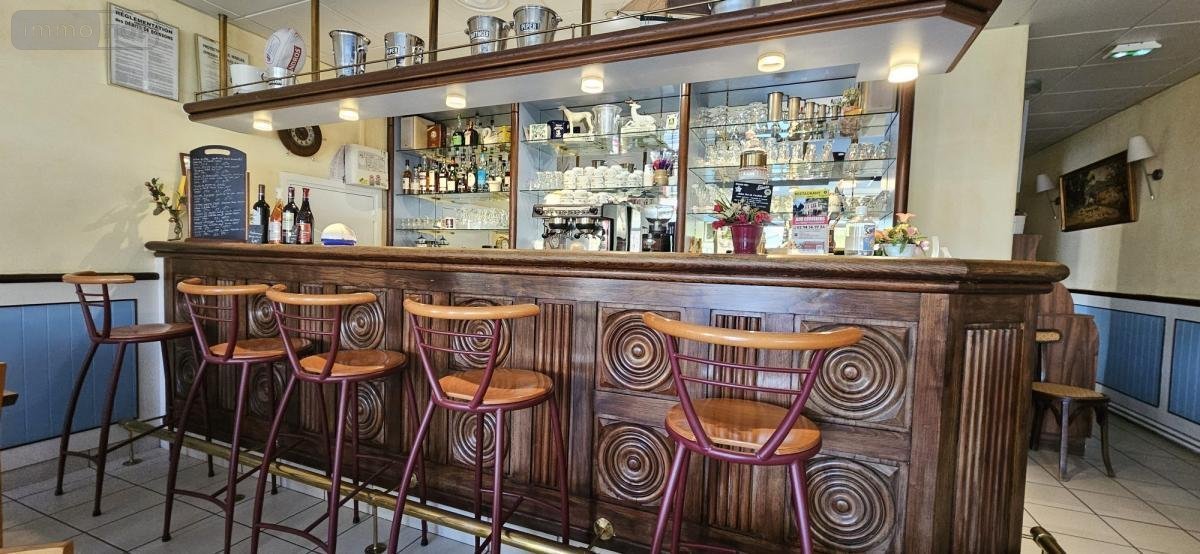 Fonds et murs commerciaux a vendre La Forêt-Fouesnant 29940 Finistère 676 m2  832000 euros