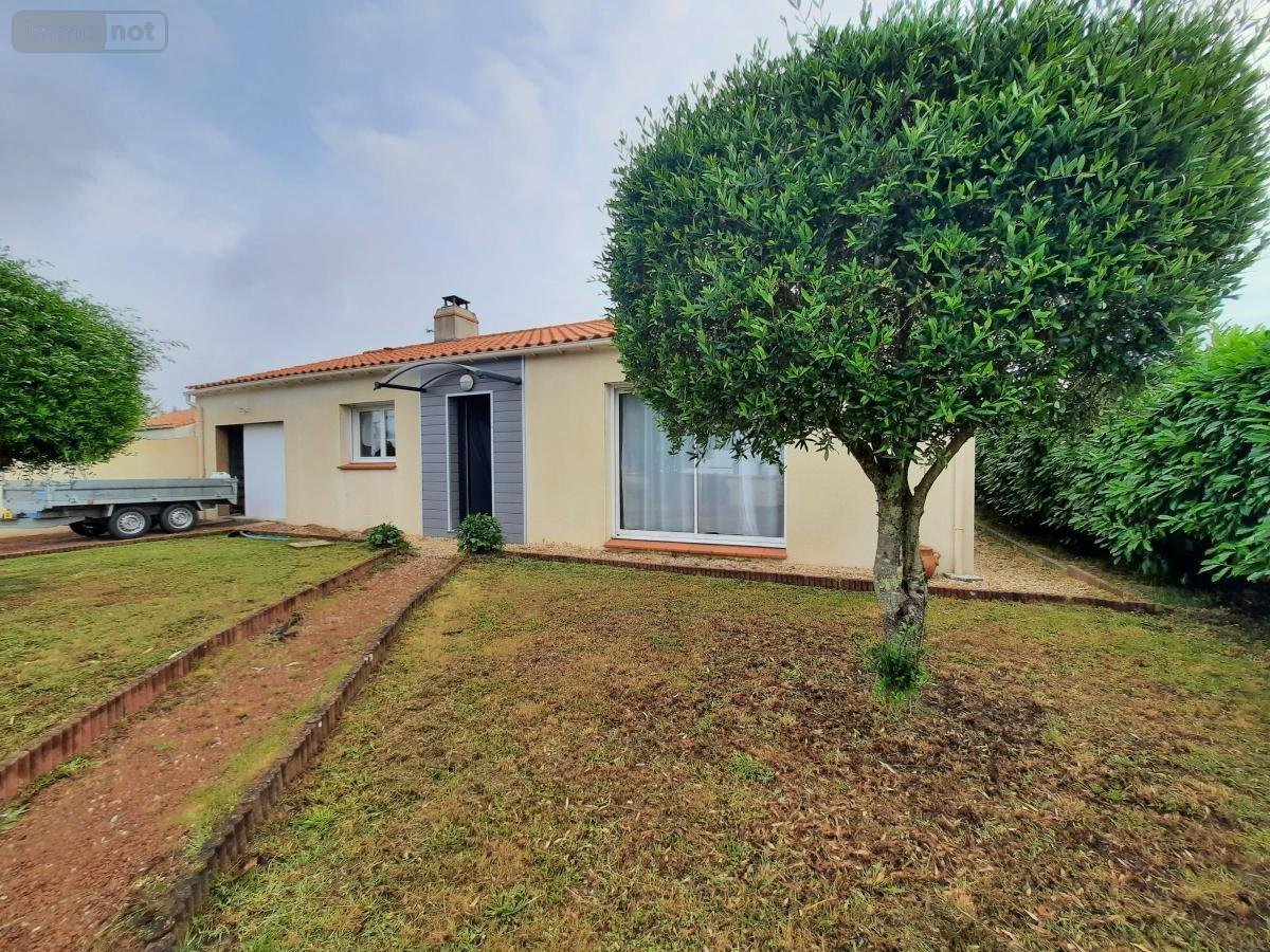 Location maison Challans 85300 Vendée 87 m2 3 pièces 930 euros