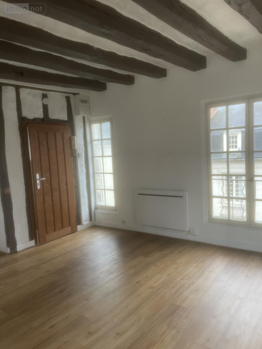 Location appartement Tours 37000 Indre-et-Loire 20 m2 1 pièce 420 euros
