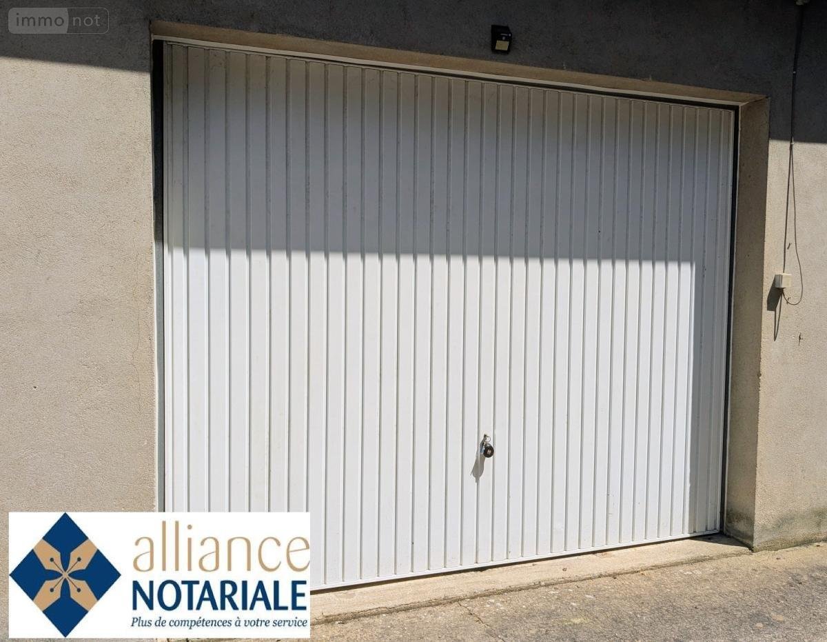 Location garage et parking Vire-Normandie 14500 Calvados 21 m2  65 euros