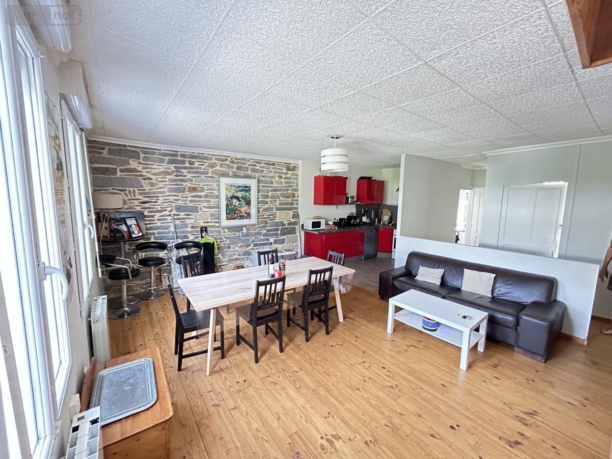 Immeuble a vendre Guer 56380 Morbihan 300 m2  311700 euros