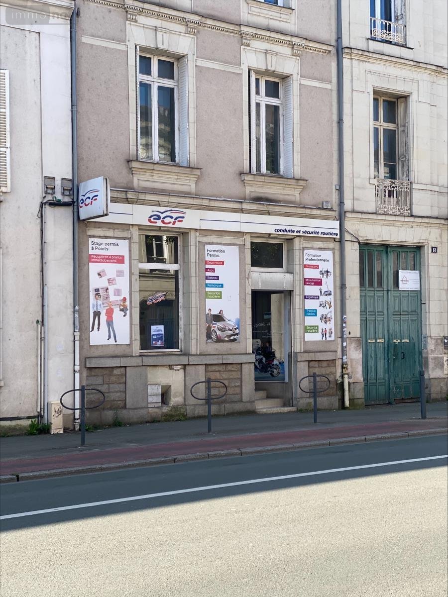 Fonds et murs commerciaux a vendre Angers 49000 Maine-et-Loire 97 m2  204360 euros