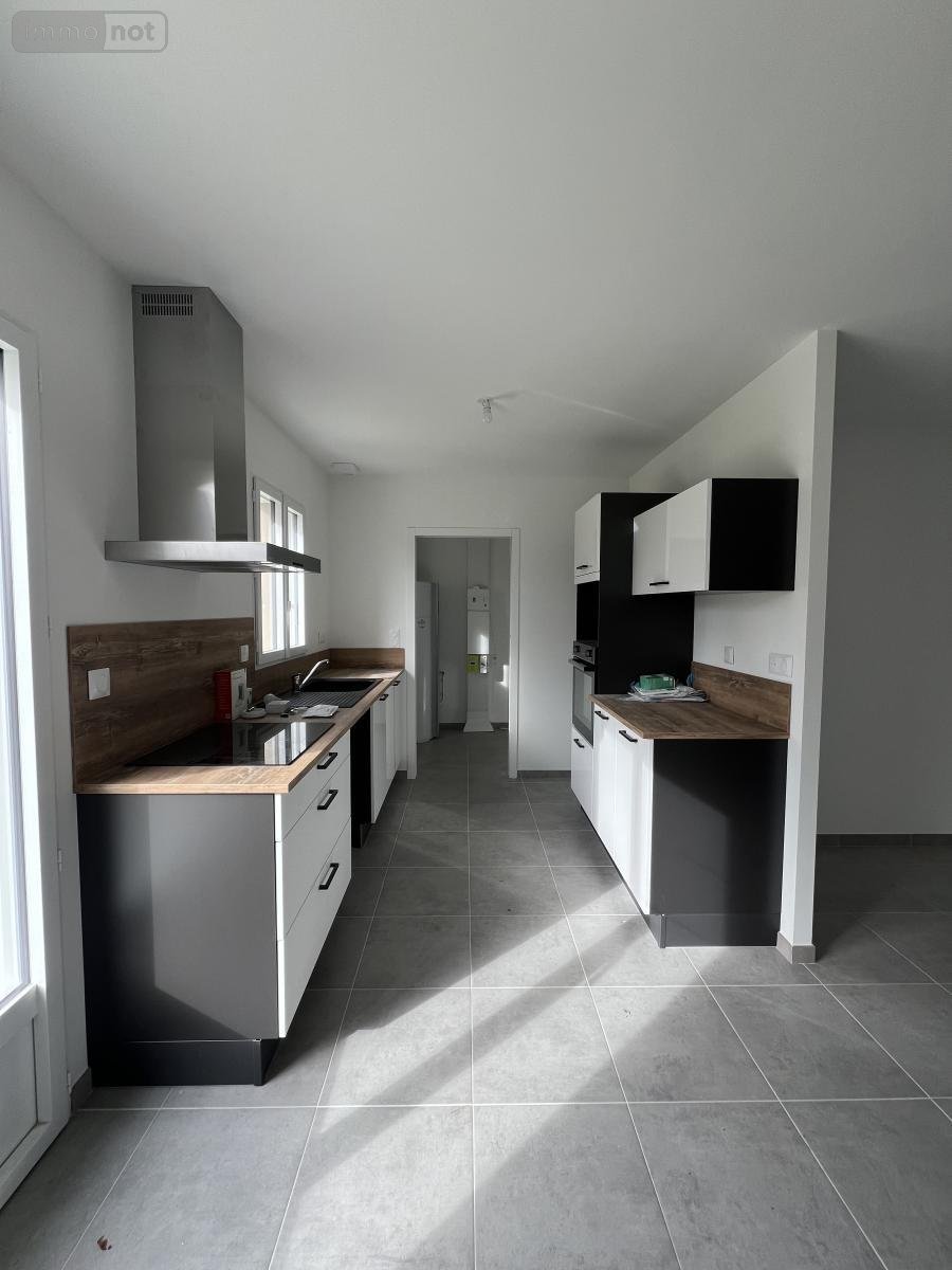 Location maison Saint-Germain-des-Prés 49170 Maine-et-Loire 67 m2 3 pièces 850 euros