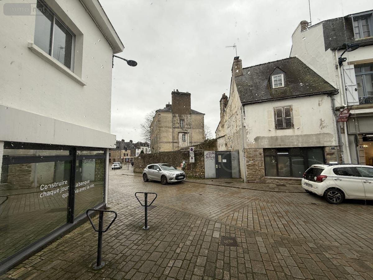 Fonds et murs commerciaux a vendre Auray 56400 Morbihan 140 m2  299000 euros