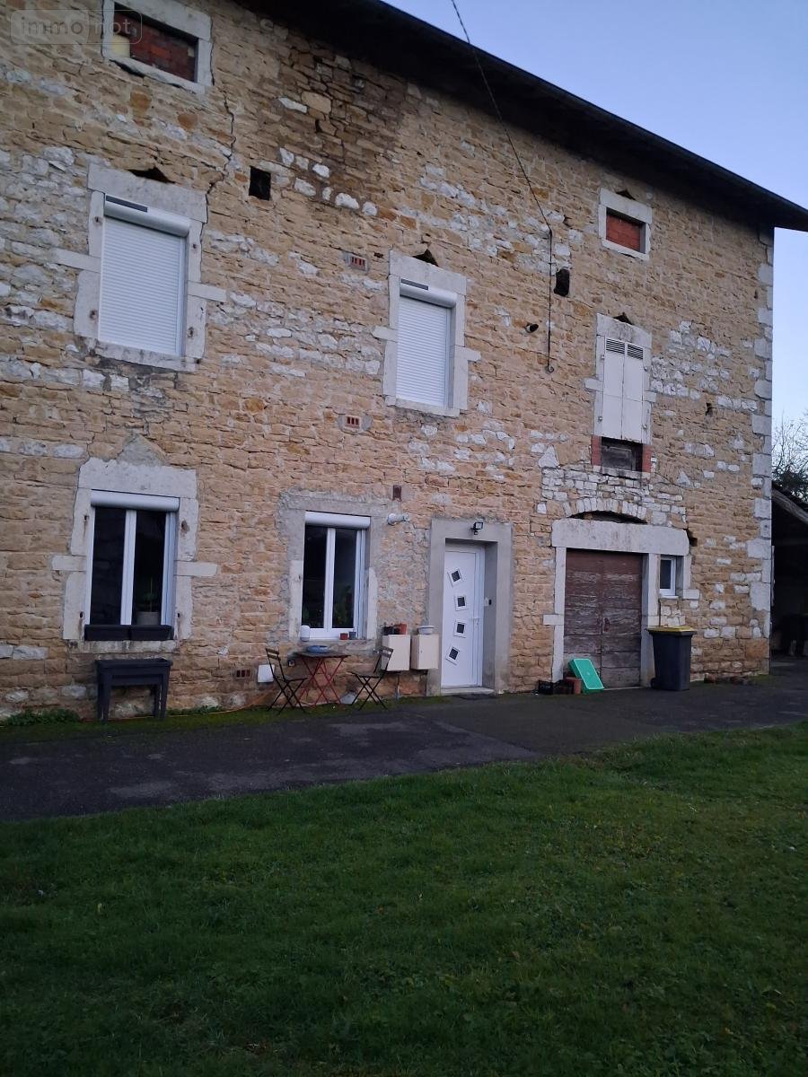 Location appartement Hautecourt-Romanèche 01250 Ain 96 m2  750 euros