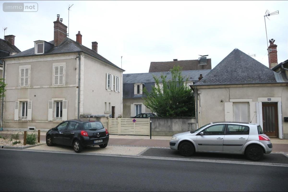 Immeuble a vendre Bourges 18000 Cher 307 m2  399360 euros