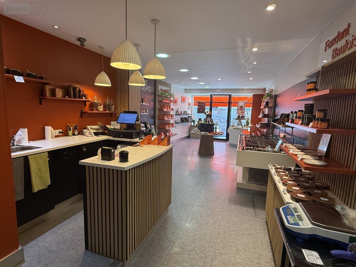 Immeuble a vendre Cholet 49300 Maine-et-Loire 409 m2  466800 euros