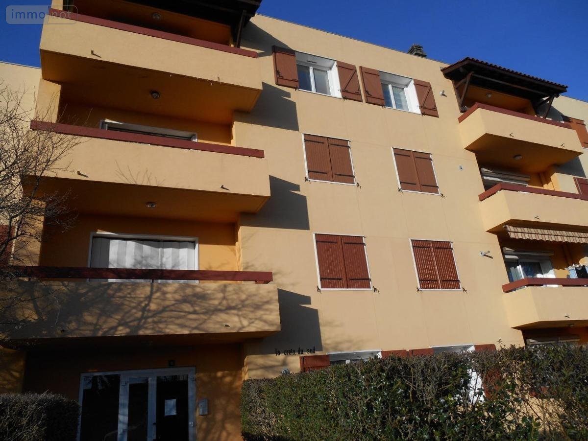 Location appartement Bourg-en-Bresse 01000 Ain 48 m2 2 pièces 640 euros