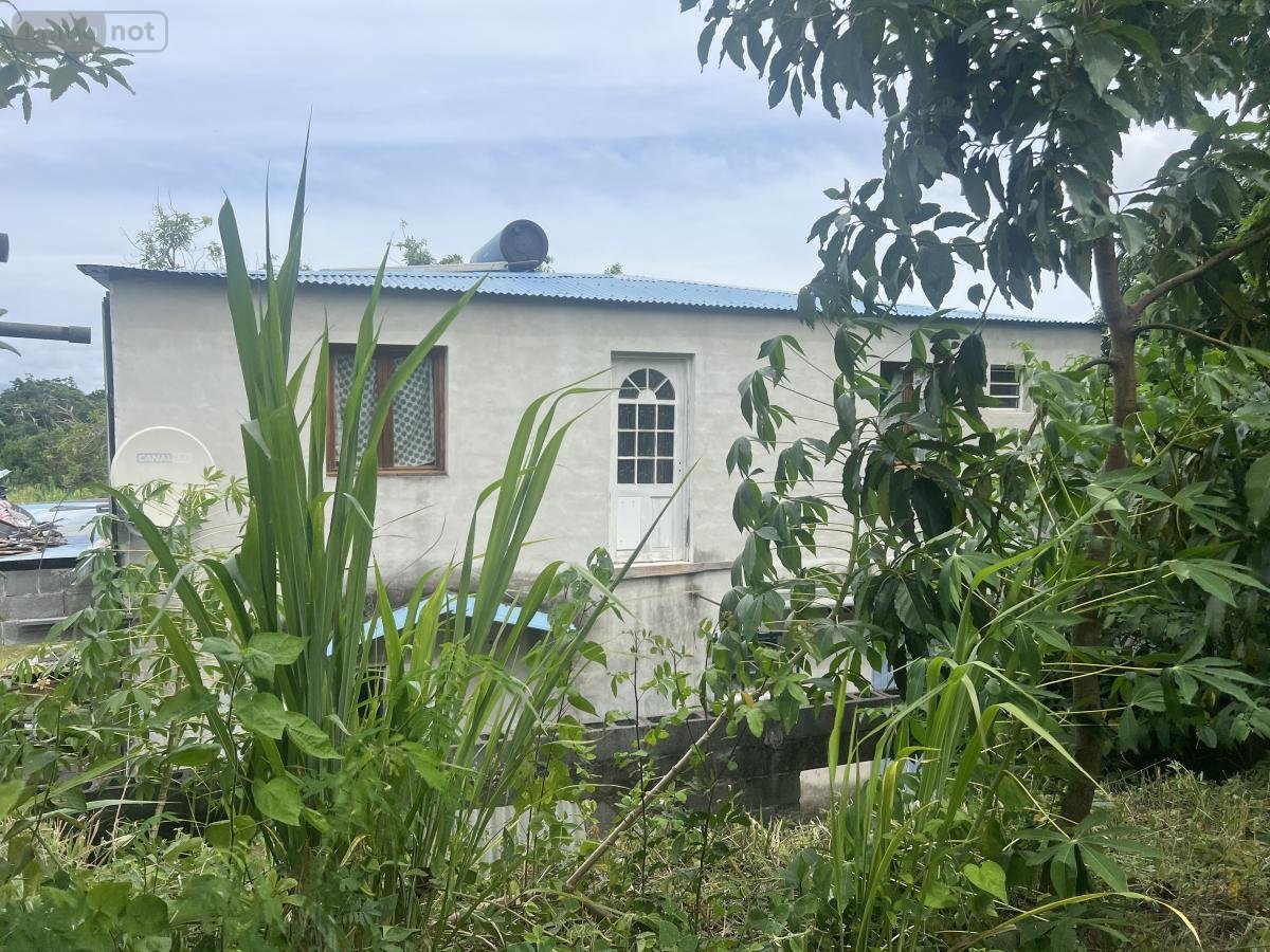 Terrains de loisirs bois etangs a vendre Saint-Louis 97450 Réunion 2428 m2  243900 euros