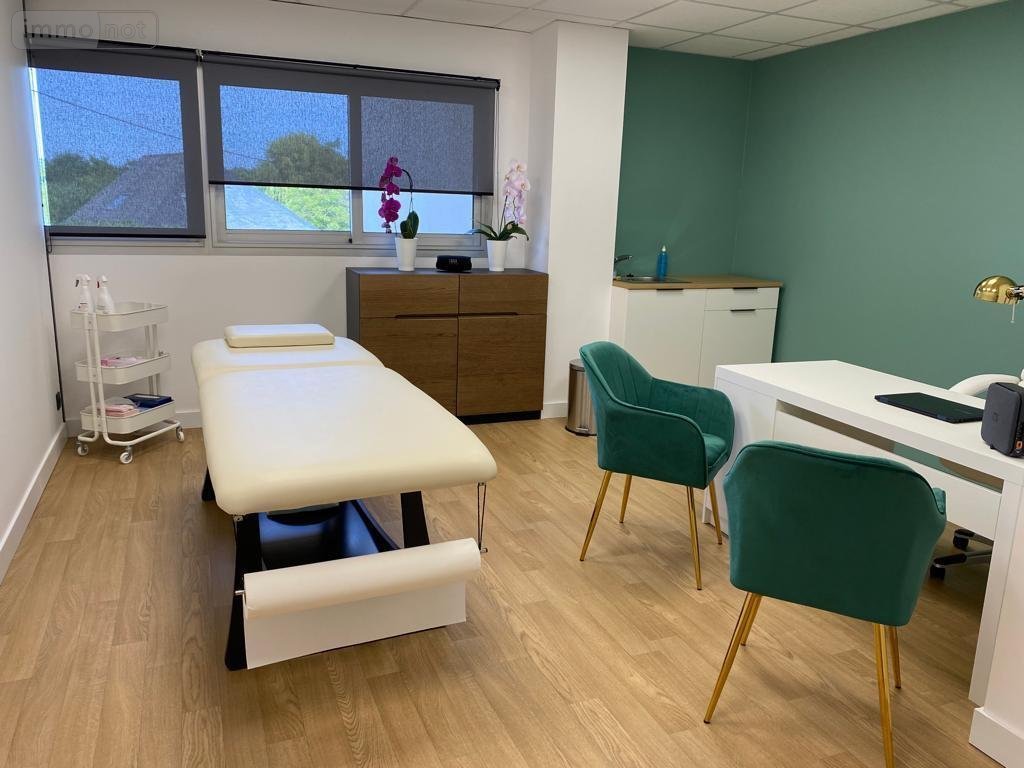 Location fonds et murs commerciaux Ploemeur 56270 Morbihan 15 m2  650 euros