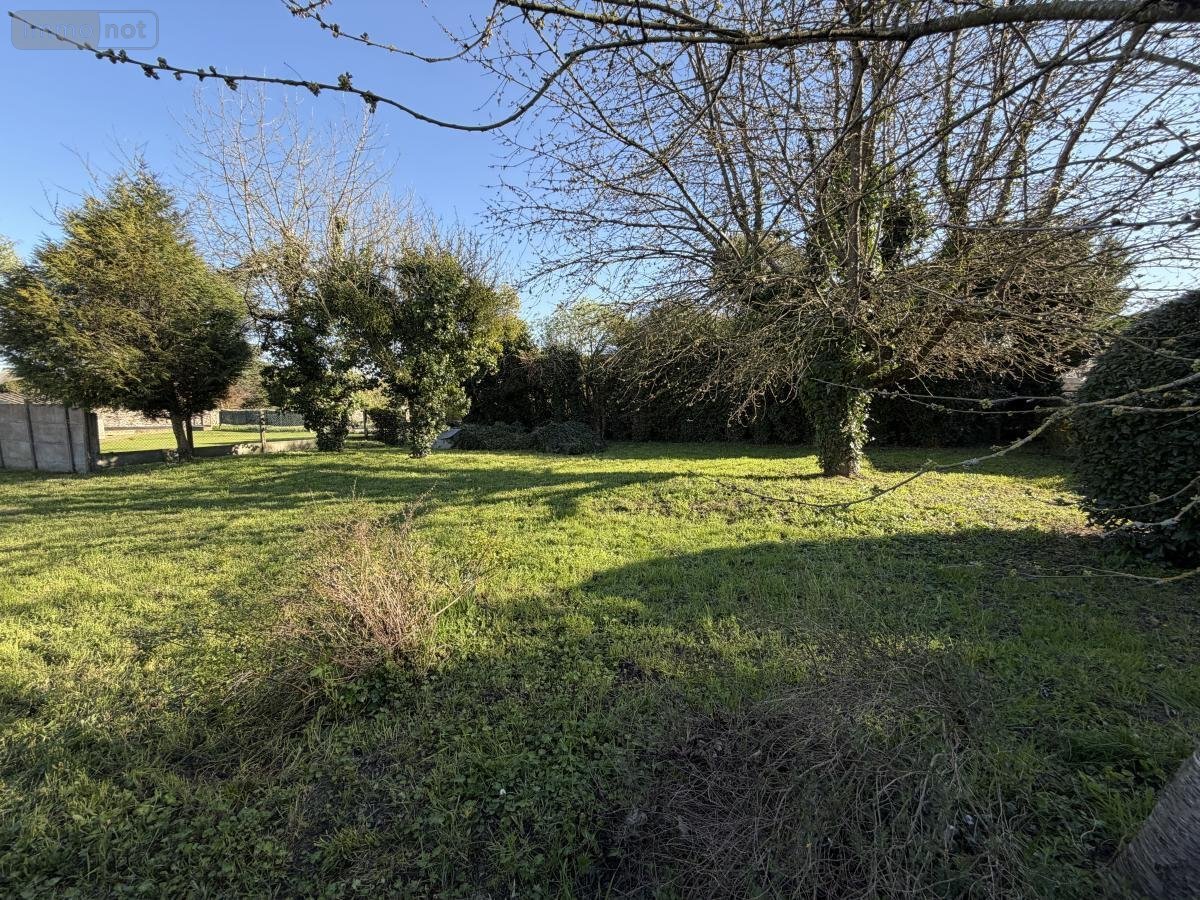 Terrain a batir a vendre Le Lion-d'Angers 49220 Maine-et-Loire 666 m2  115280 euros