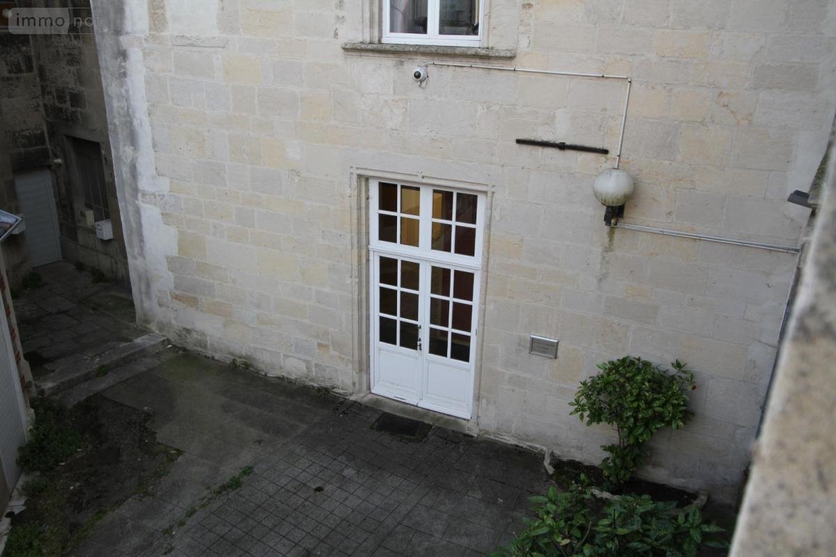 Location fonds et murs commerciaux Dole 39100 Jura 89 m2  950 euros