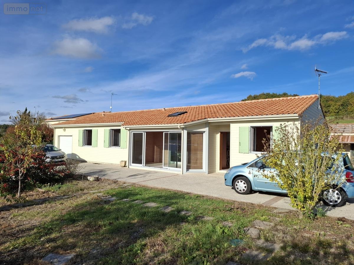 Maison a vendre Saintes 17100 Charente-Maritime 120 m2 4 pièces 236070 euros