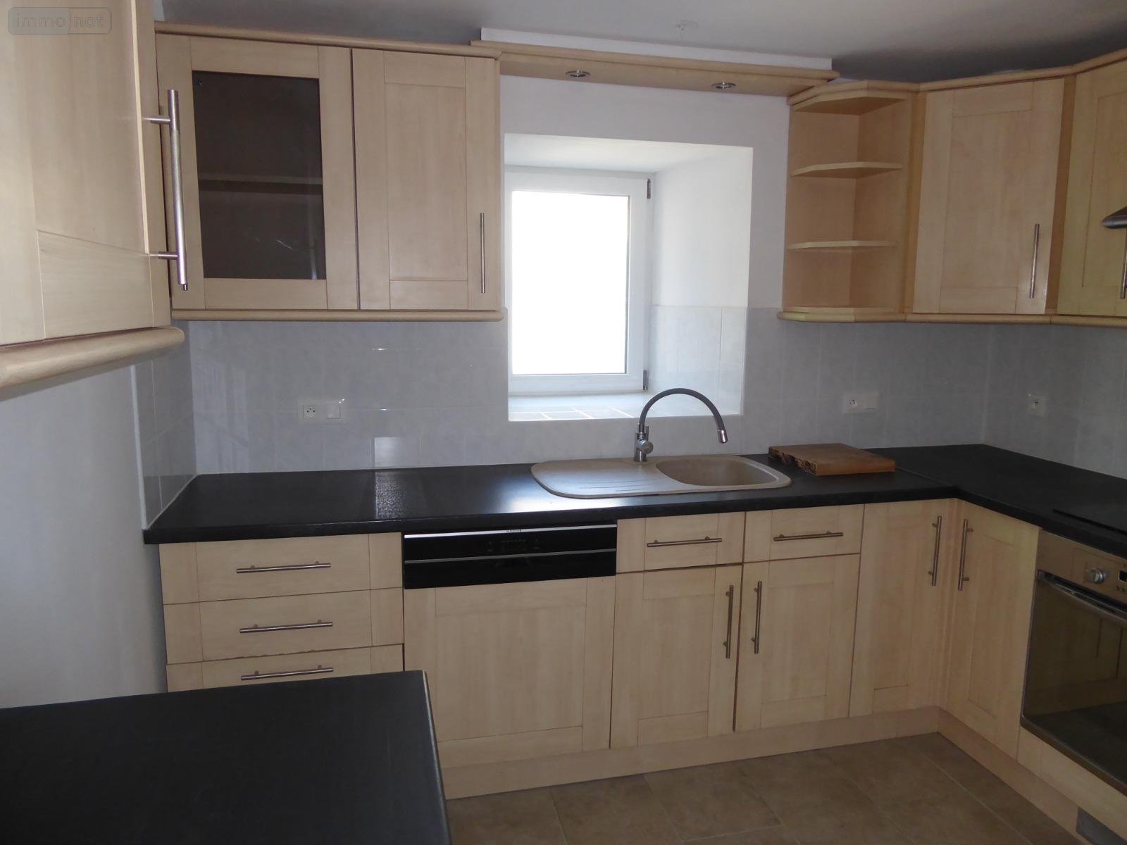 Location maison Plesder 35720 Ille-et-Vilaine 114 m2 4 pièces 800 euros