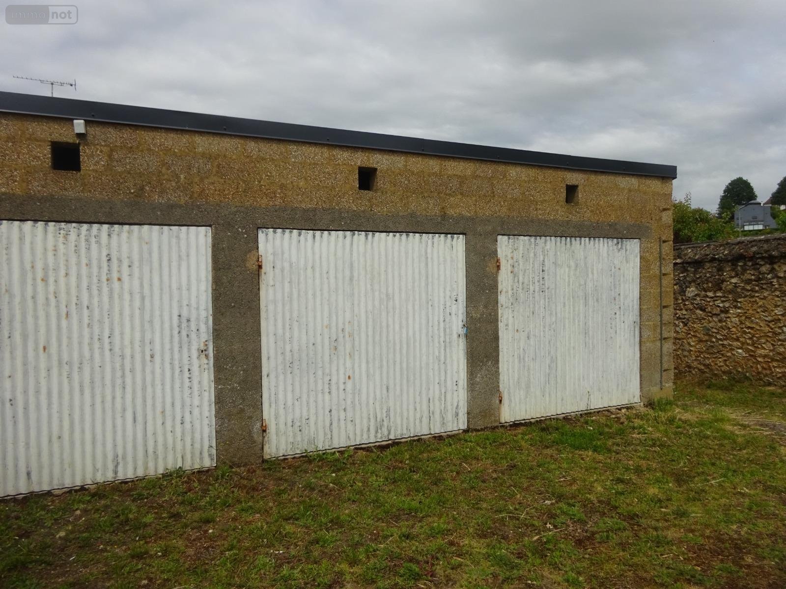 Location garage et parking Nogent-le-Rotrou 28400 Eure-et-Loir 10 m2  33 euros