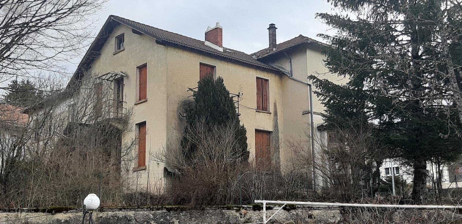Lyandrat Immobilier Maison à Vendre à Hauteville 01
