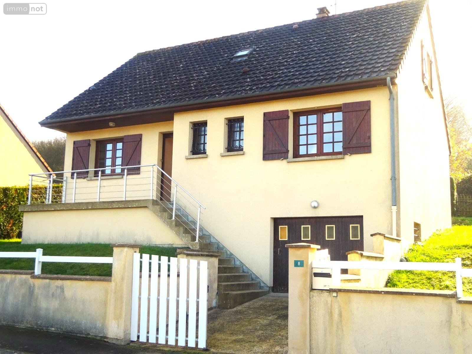 Location maison Arcisses 28400 Eure-et-Loir 100 m2 4 pièces 870 euros