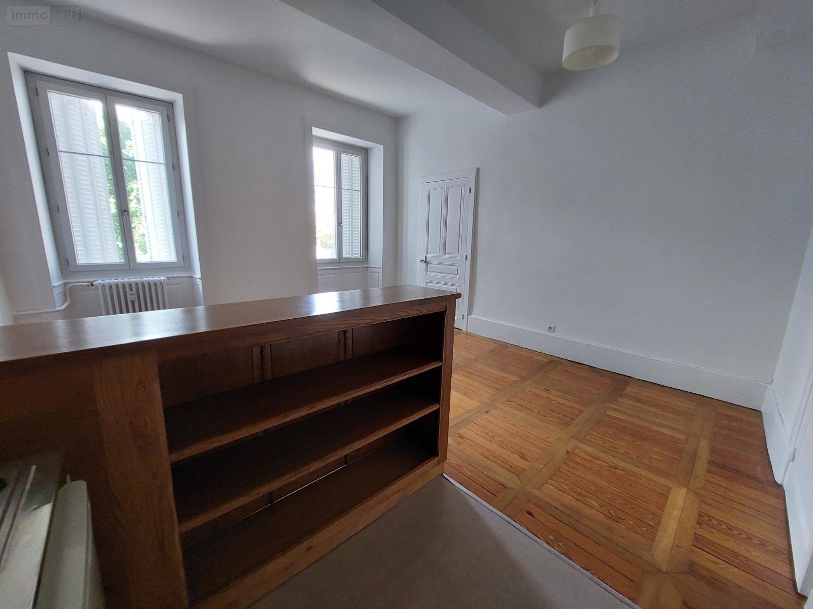 Location appartement Bourg-en-Bresse 01000 Ain 33 m2 1 pièce 460 euros