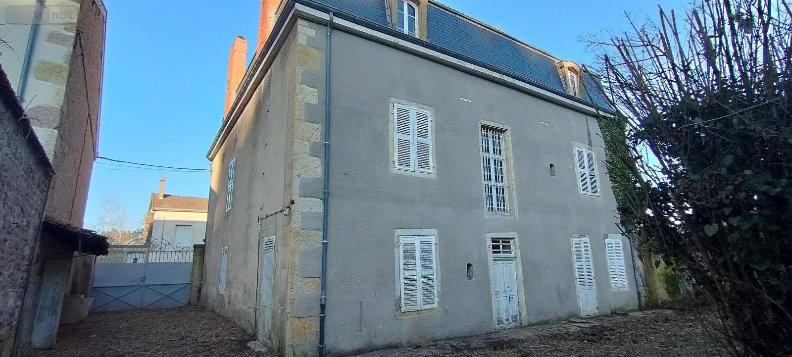 Maison a vendre La Clayette 71800 Saône-et-Loire 290 m2  107000 euros