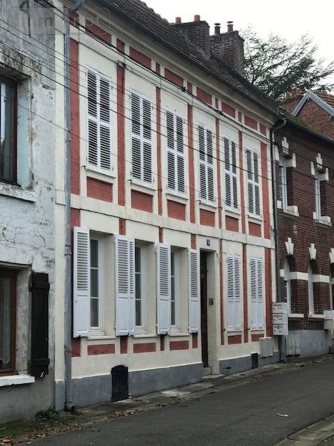 Immeuble a vendre La Fère 02800 Aisne 205 m2  127200 euros