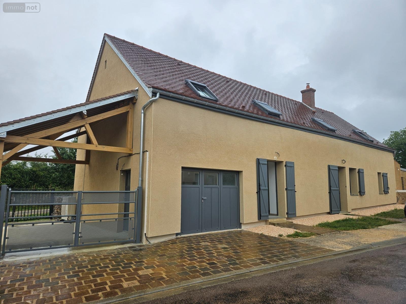 Location maison Sauvigny-le-Bois 89200 Yonne 151 m2 8 pièces 1100 euros