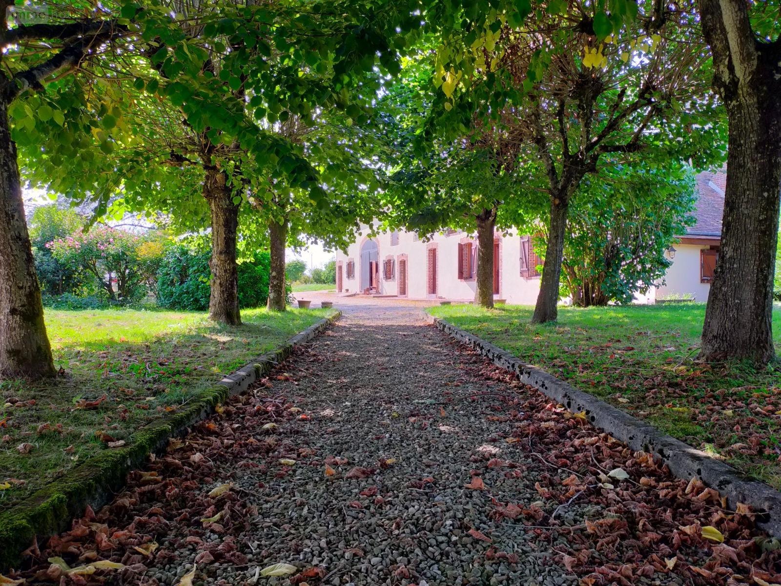 Maison a vendre Villeneuve-les-Genêts 89350 Yonne 229 m2 8 pièces 262000 euros