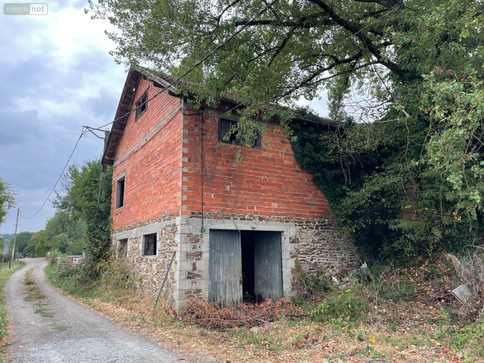 Maison a vendre Maurs 15600 Cantal 240 m2  9000 euros