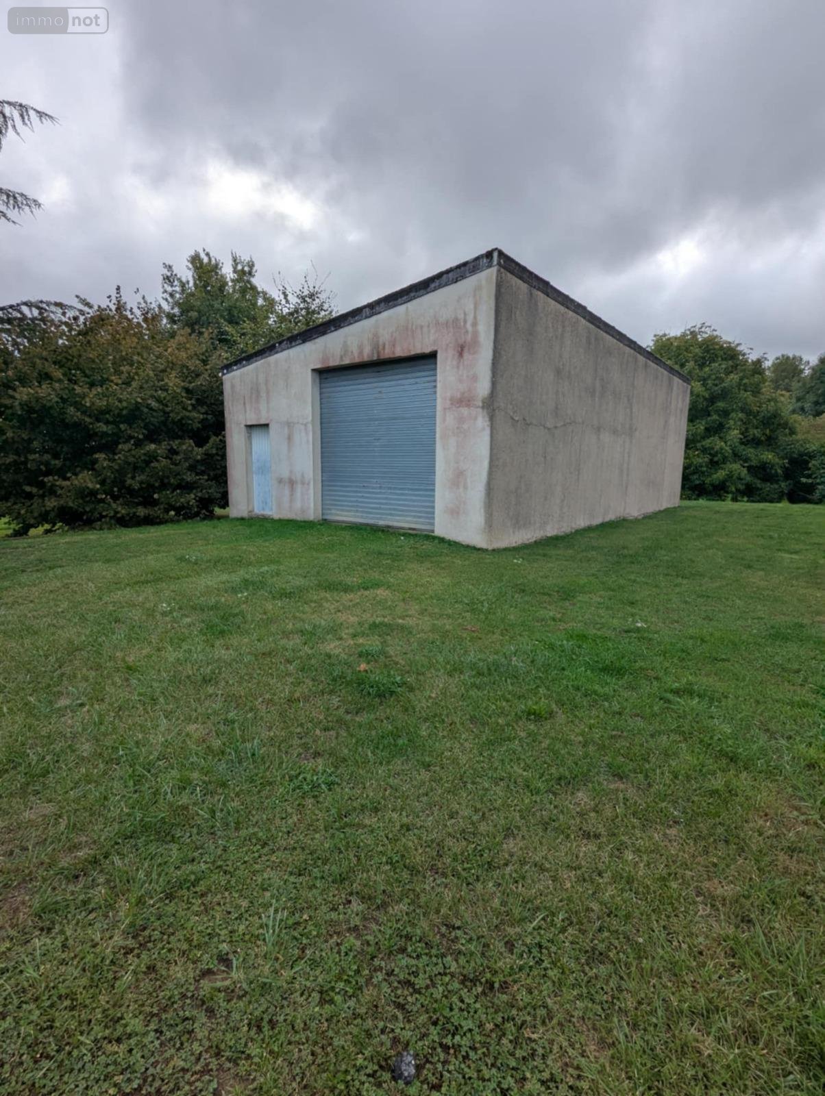 Garage et parking a vendre Balan 08200 Ardennes 92 m2  43000 euros
