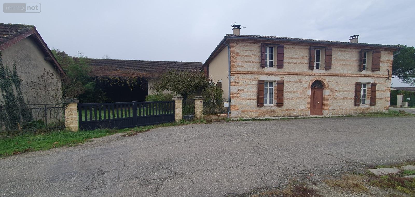 Maison a vendre Goudourville 82400 Tarn-et-Garonne 234 m2 7 pièces 165000 euros