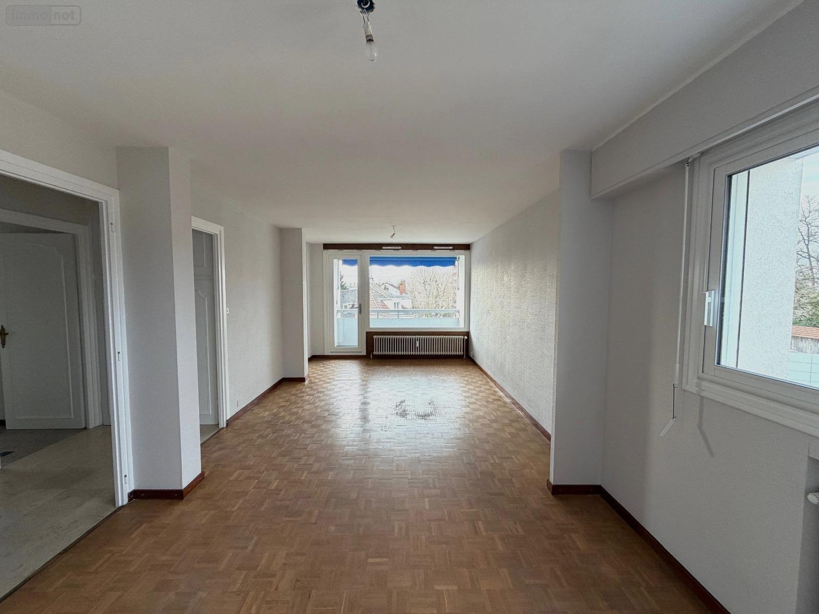 Location appartement Chalon-sur-Saône 71100 Saône-et-Loire 92 m2 4 pièces 990 euros