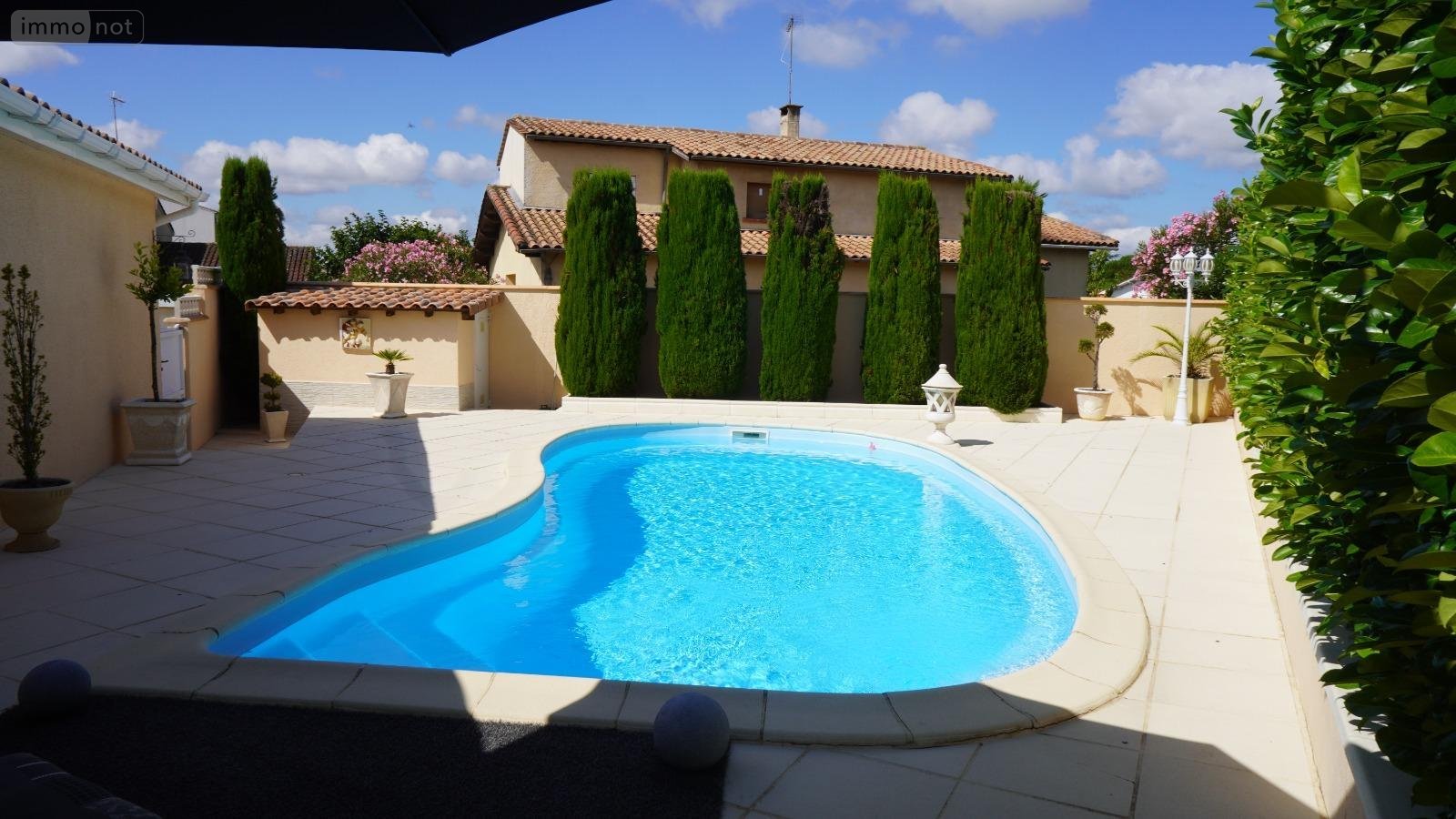Maison a vendre Castelsarrasin 82100 Tarn-et-Garonne 105 m2 5 pièces 326000 euros