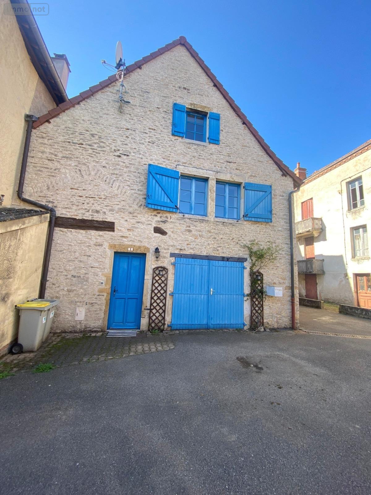 Location maison Salornay-sur-Guye 71250 Saône-et-Loire 61 m2 3 pièces 700 euros