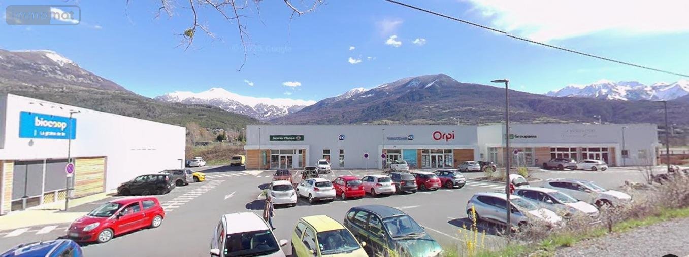 Location fonds et murs commerciaux Embrun 05200 Hautes-Alpes  2160 euros